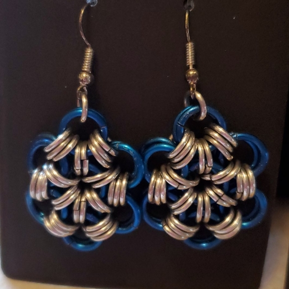 Handmade Chainmaille Earrings - Picture 2 of 3